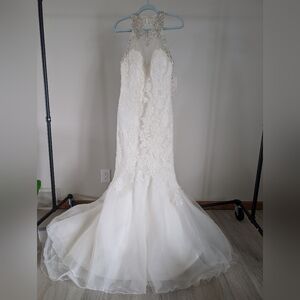Elegant White Lace Wedding Dress